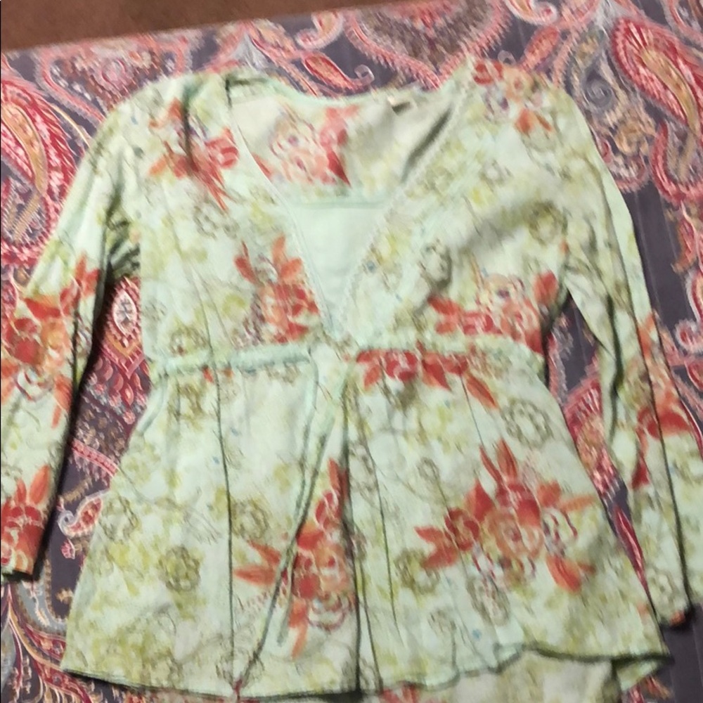 Mint Flower flare sleeve Shirt